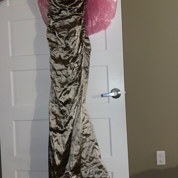 Nicole Miller Crinkle Dress - Picture 2 of 2